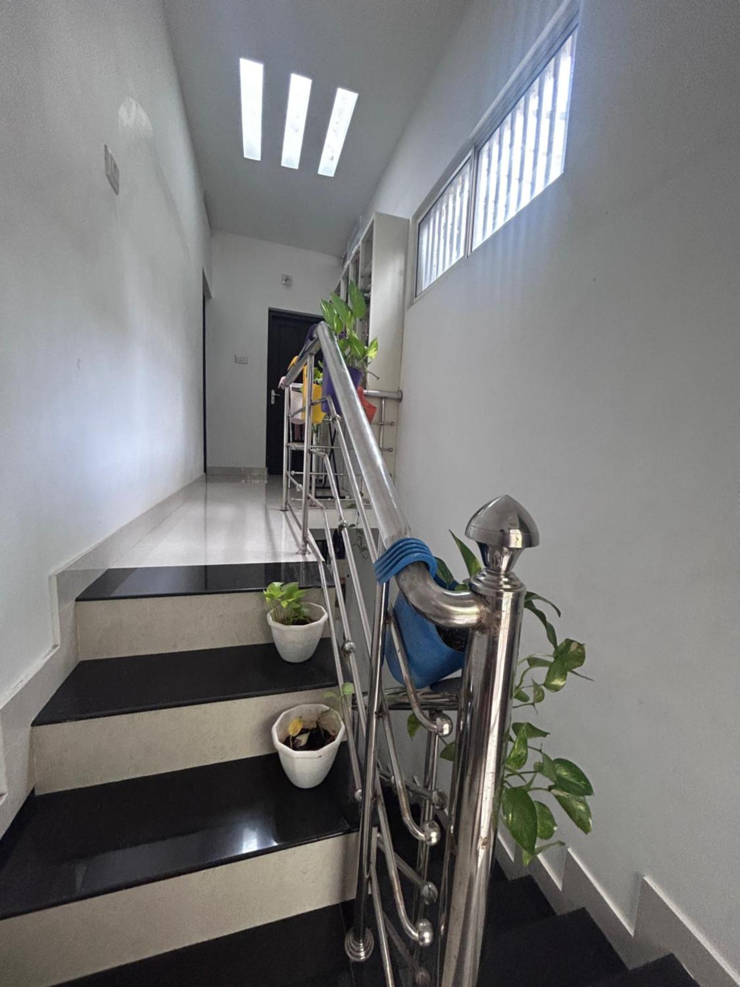 Chaithritha Ladies Homestay Thiruvananthapuram Buitenkant foto