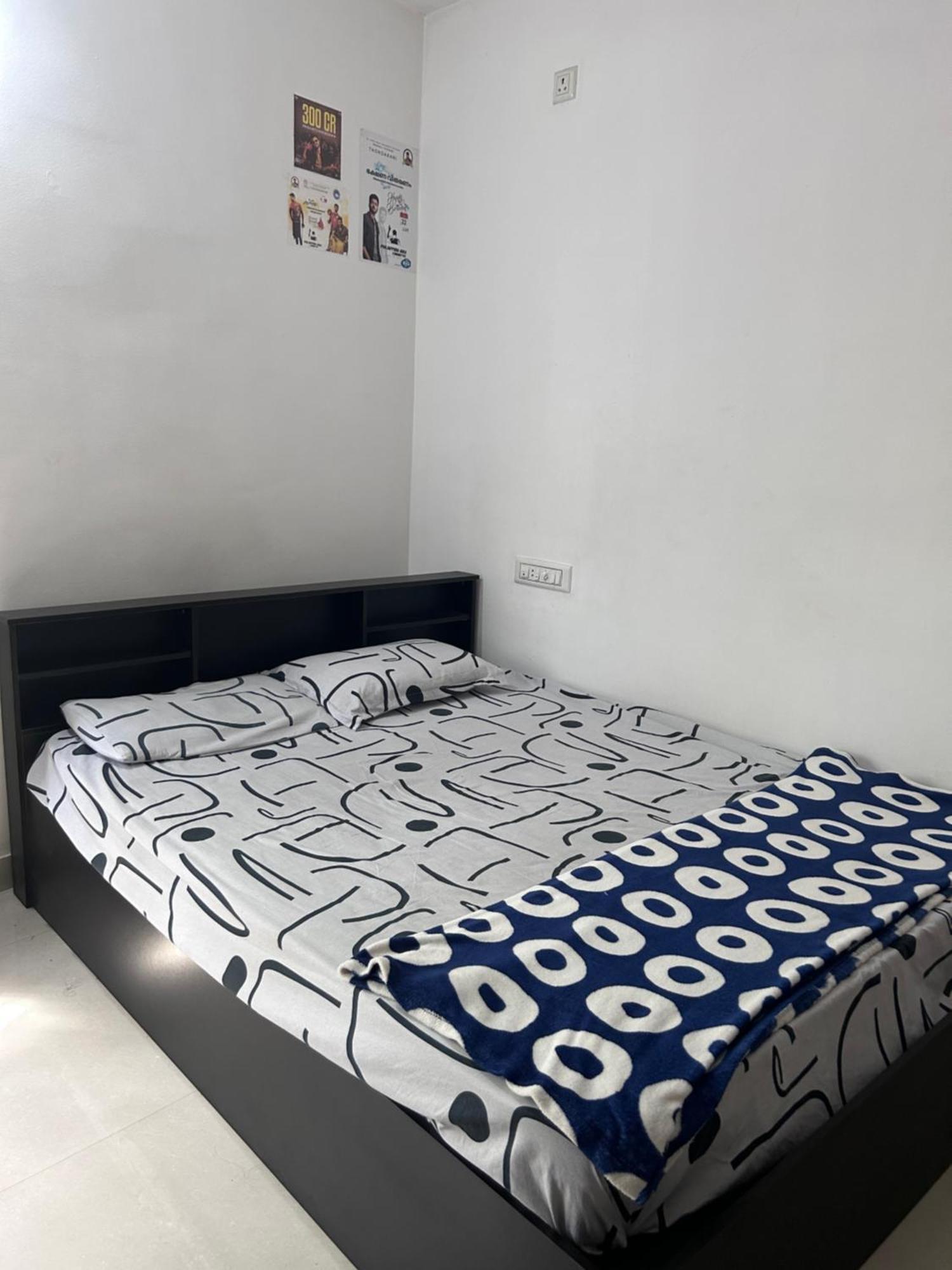 Chaithritha Ladies Homestay Thiruvananthapuram Buitenkant foto