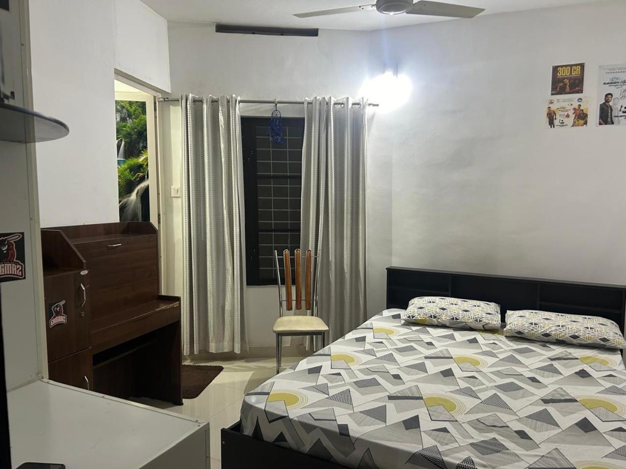 Chaithritha Ladies Homestay Thiruvananthapuram Buitenkant foto